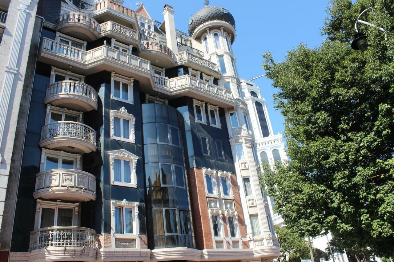 Batumi Apartment In Front Of Sheraton Buitenkant foto